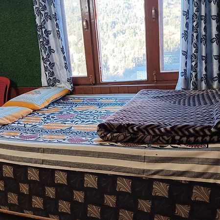 Roop Mountain Homestay Manāli Eksteriør bilde