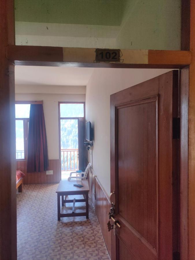 Roop Mountain Homestay Manāli Eksteriør bilde