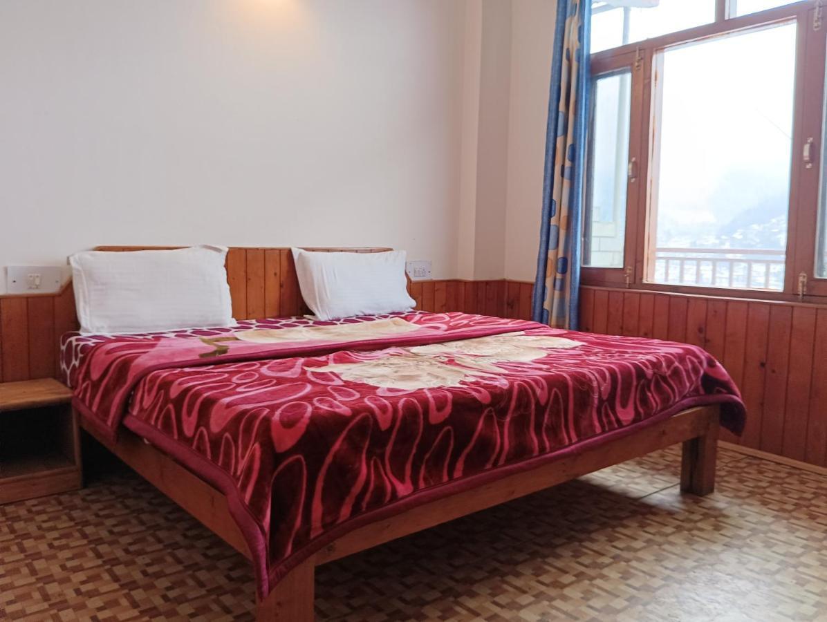 Roop Mountain Homestay Manāli Eksteriør bilde