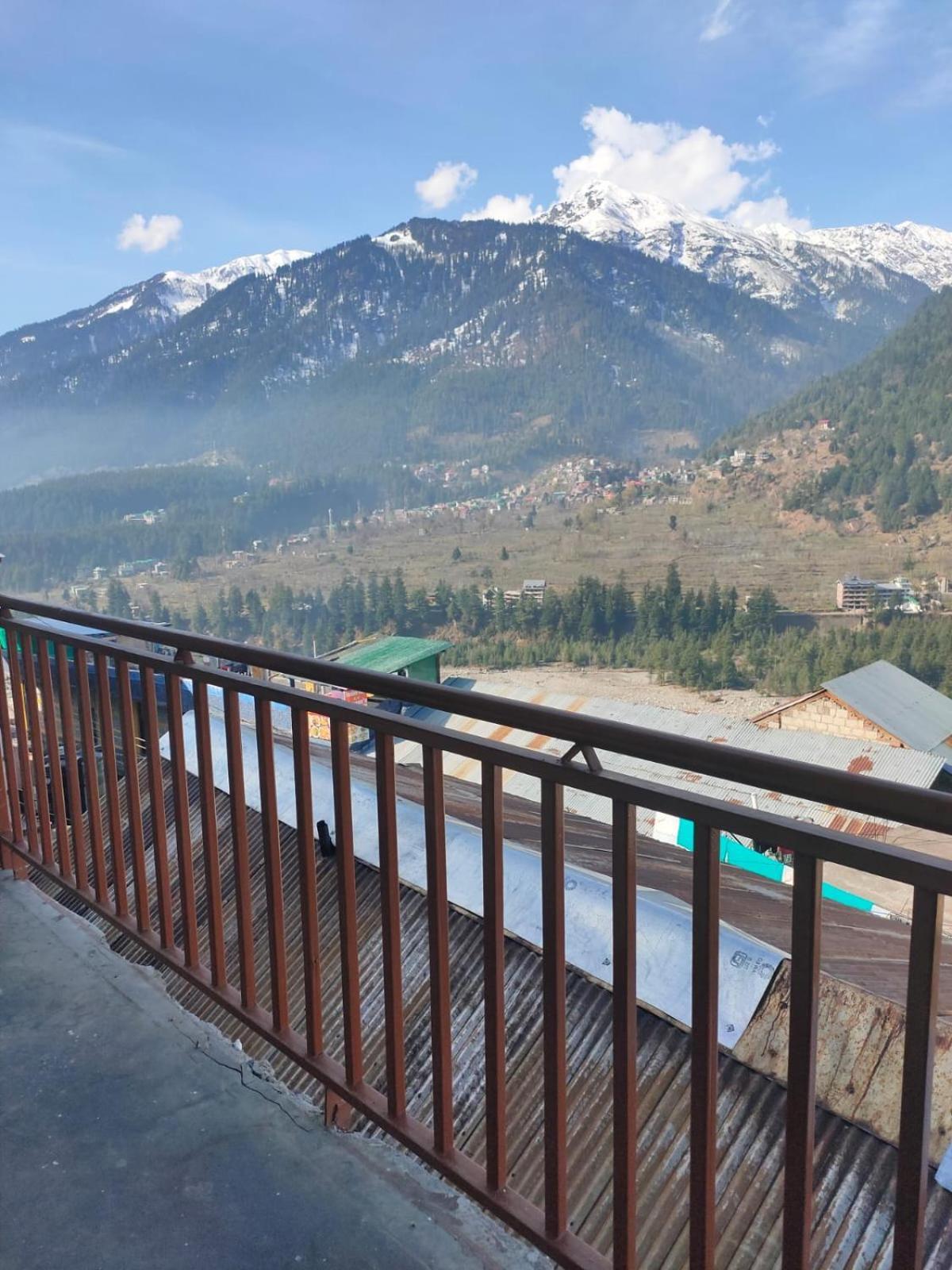 Roop Mountain Homestay Manāli Eksteriør bilde