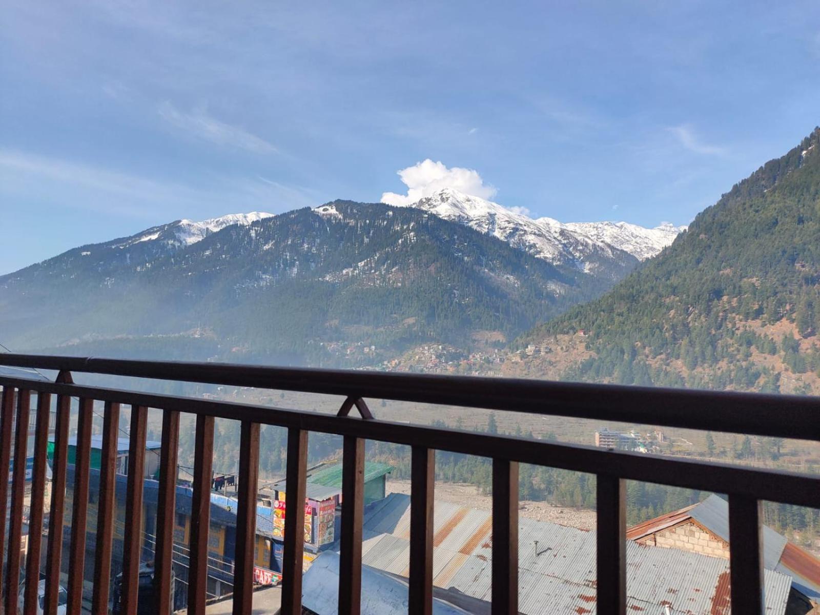 Roop Mountain Homestay Manāli Eksteriør bilde
